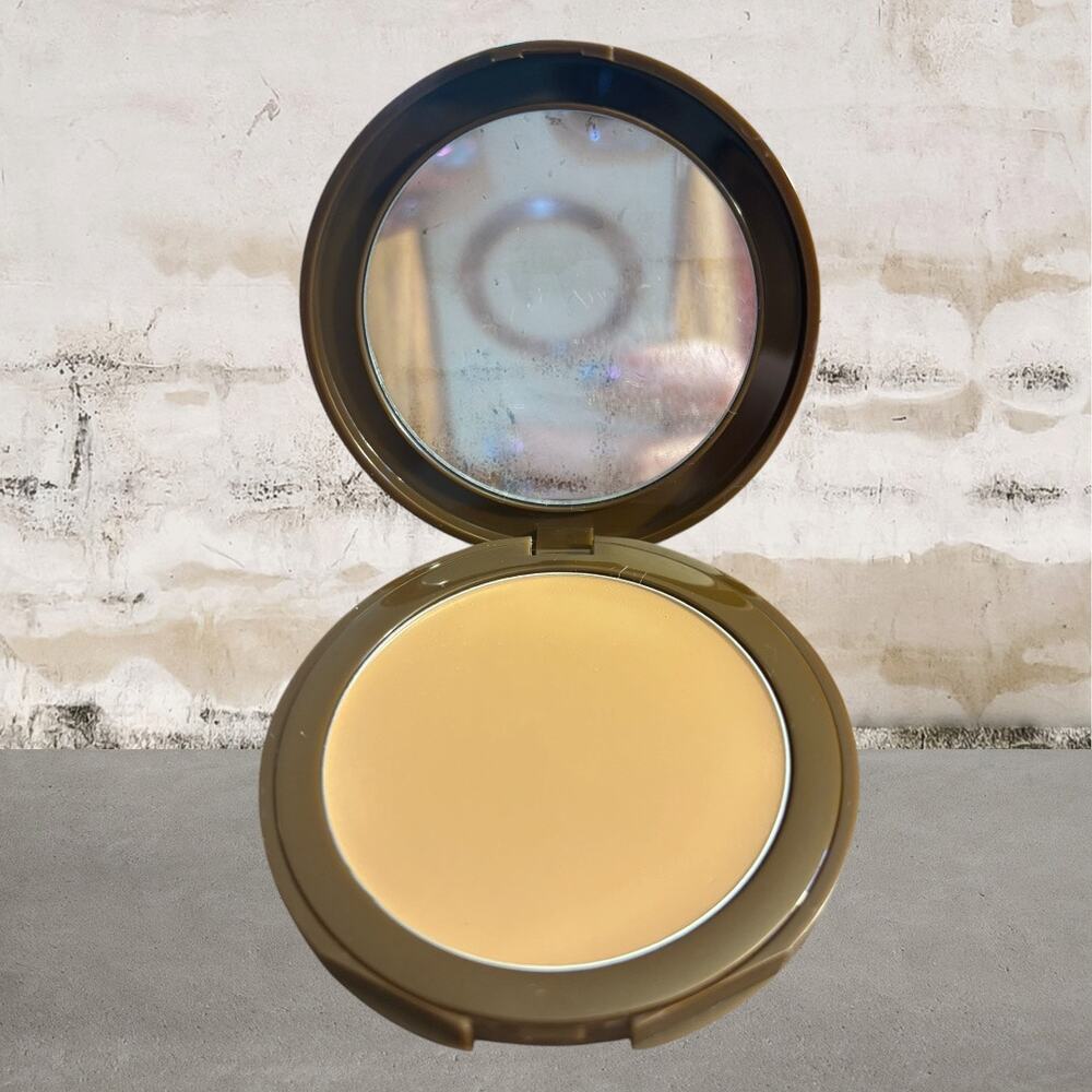 Tarte $36 Smooth Operator Amazonian Clay Finishing Powder - Picture 2 of 4